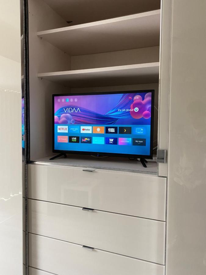 Downtown Studio - Ultra Central With Park View بوخارست المظهر الخارجي الصورة